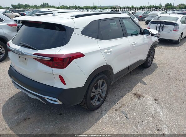 KNDEU2AA4P7396366 2023 KIA SELTOS White Trasero derecho