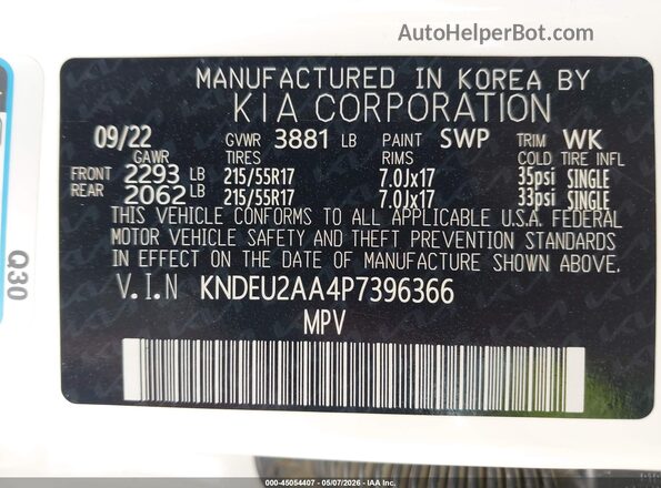 KNDEU2AA4P7396366 2023 KIA SELTOS White Vista del compartimento del motor