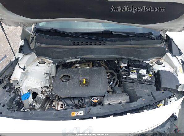 KNDEU2AA4P7396366 2023 KIA SELTOS White Vista trasera