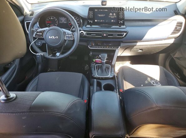 KNDEU2AA4P7438194 2023 KIA SELTOS Black 