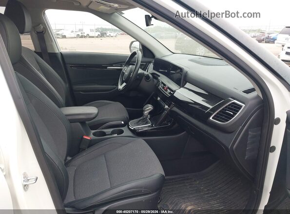 KNDEU2AA9S7687146 2025 KIA SELTOS White Widok wnętrza z przodu