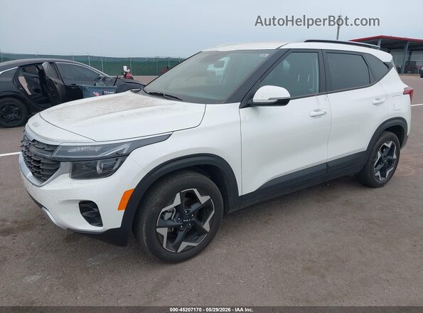 KNDEU2AA9S7687146 2025 KIA SELTOS White Przód lewy
