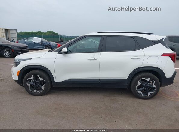 KNDEU2AA9S7687146 2025 KIA SELTOS White Widok wnętrza 360 stopni