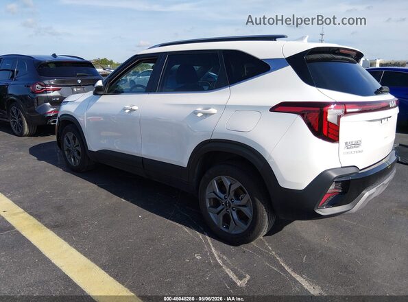 KNDEUCAA2R7635373 2024 KIA SELTOS White Rear left