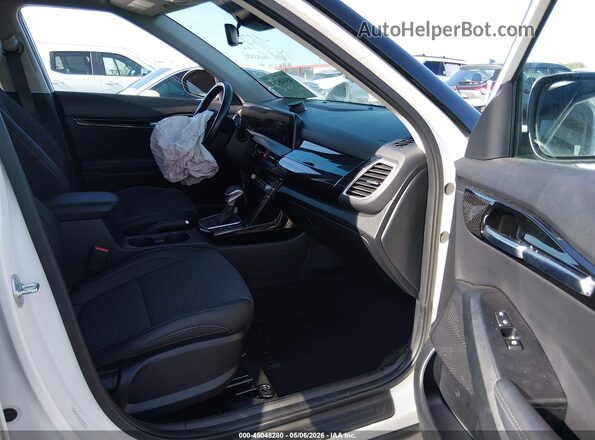 KNDEUCAA2R7635373 2024 KIA SELTOS White Front interior view