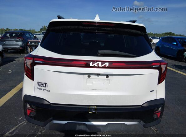 KNDEUCAA2R7635373 2024 KIA SELTOS White 