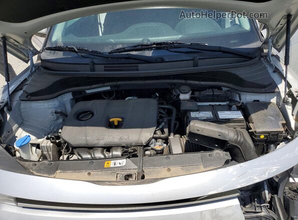 KNDJ23AU7L7734812 2020 KIA SOUL Silver Widok wnętrza z tyłu