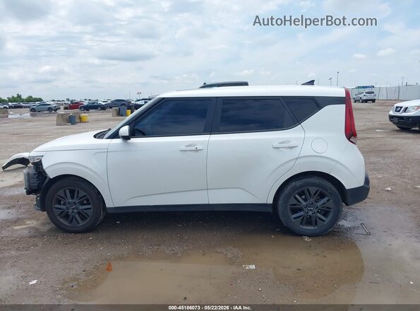 KNDJ33AU9M7743851 2021 KIA SOUL White 