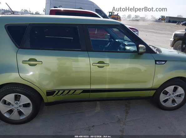 KNDJN2A25G7866862 2016 KIA SOUL Green 