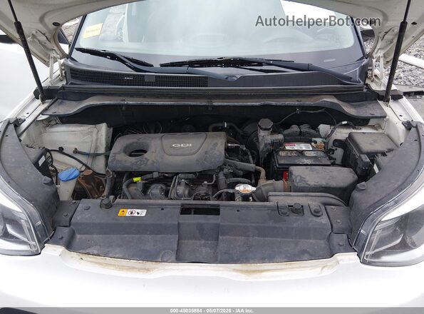 KNDJN2A28H7413448 2017 KIA SOUL White Widok z tyłu