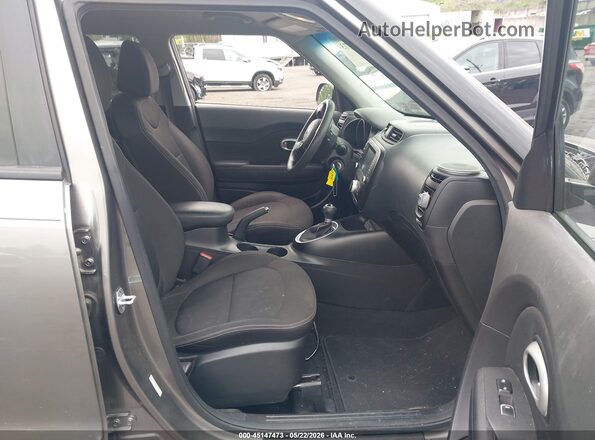 KNDJN2A2XJ7521155 2018 KIA SOUL Green 