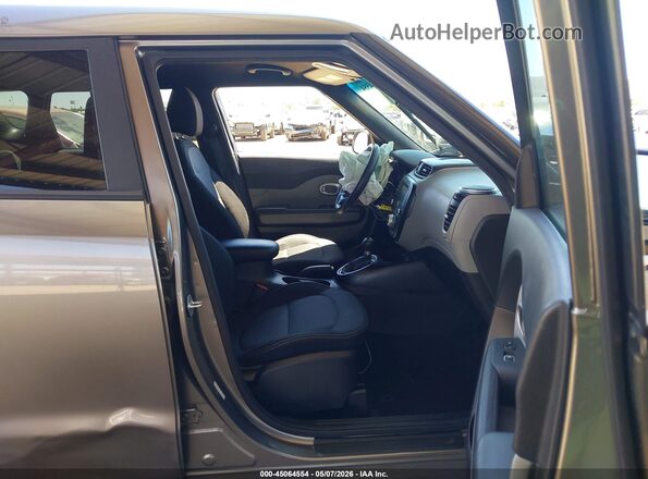 KNDJP3A50K7645110 2019 KIA SOUL Gray წინა სალონის ხედი