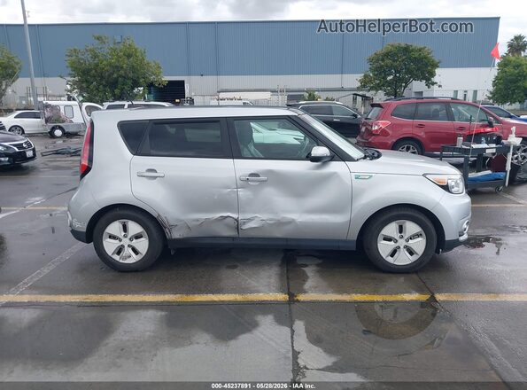 KNDJX3AE1G7007486 2016 KIA SOUL EV Gray Vista interior trasera