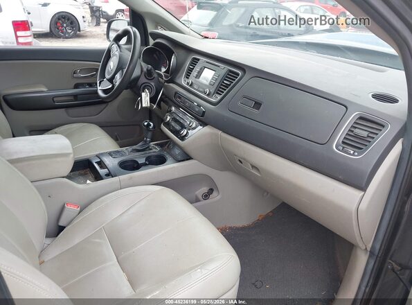 KNDMB5C10G6127402 2016 KIA SEDONA Dark Blue Вид салону спереду