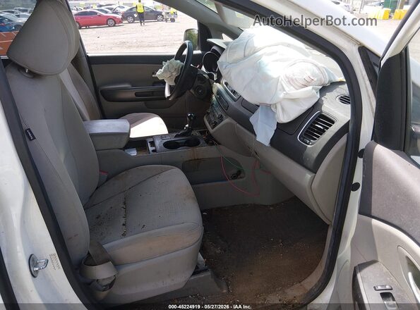 KNDMB5C11G6195207 2016 KIA SEDONA White Front interior view