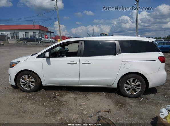 KNDMB5C11G6195207 2016 KIA SEDONA White 360 interior view