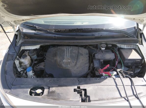 KNDMB5C11G6195207 2016 KIA SEDONA White Rear view