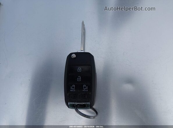 KNDMB5C12G6192543 2016 KIA SEDONA Silver Widok deski rozdzielczej