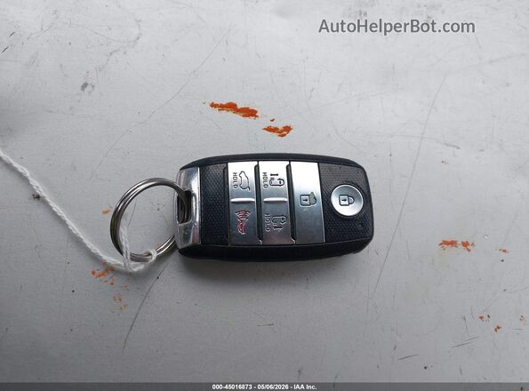 KNDMB5C12H6266867 2017 KIA SEDONA Золотой Вид панели приборов