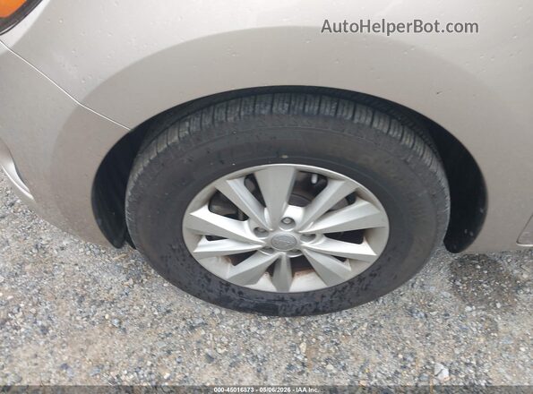 KNDMB5C12H6266867 2017 KIA SEDONA Золотой Вид щитка приборов