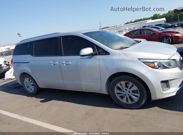 KNDMB5C12H6282311 2017 KIA SEDONA Белый Вид задней части салона