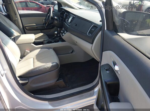 KNDMB5C12H6282311 2017 KIA SEDONA Белый Вид салона спереди