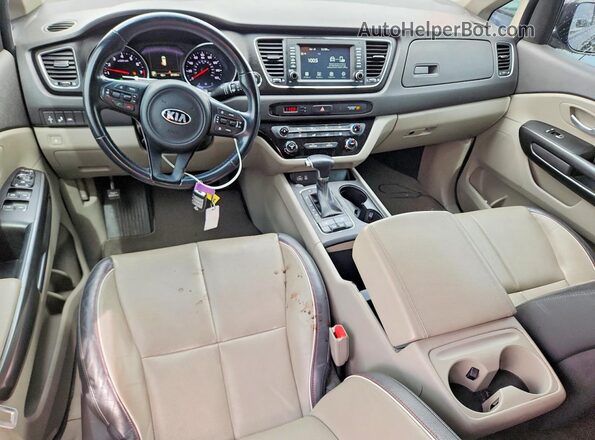 KNDMB5C13J6373285 2018 KIA SEDONA Charcoal Dashboard view