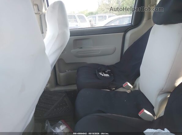 KNDMB5C13L6600641 2020 KIA SEDONA Silver Vista de la etiqueta del VIN