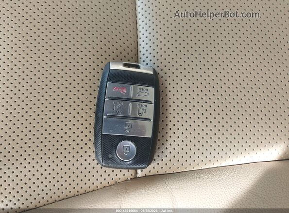 KNDMB5C14H6267468 2017 KIA SEDONA Beige წინა პანელის ხედი