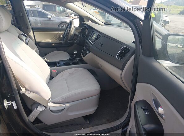KNDMB5C14J6389320 2018 KIA SEDONA Black Front interior view