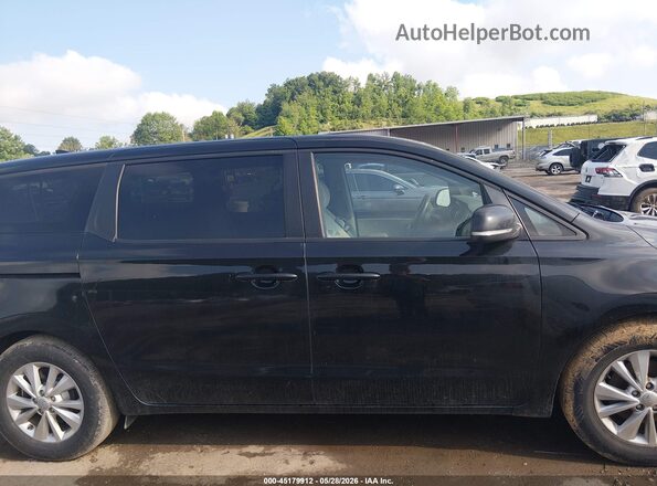 KNDMB5C14J6389320 2018 KIA SEDONA Black Rear interior view