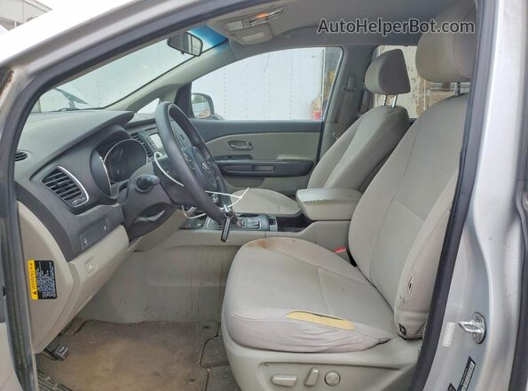 KNDMB5C16G6163238 2016 KIA SEDONA Серебряный Вид салона спереди