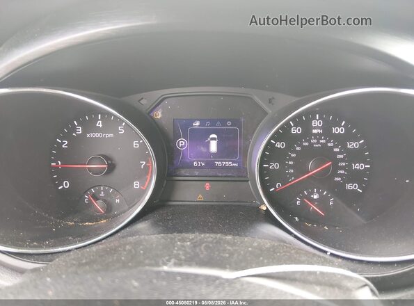 KNDMB5C16H6327038 2017 KIA SEDONA White Widok tylnych siedzeń