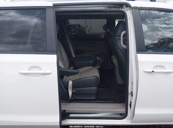 KNDMB5C16H6327038 2017 KIA SEDONA White Widok naklejki z numerem VIN