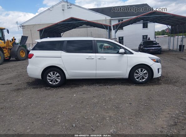 KNDMB5C16H6327038 2017 KIA SEDONA White Widok wnętrza z tyłu