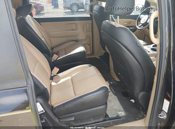 KNDMB5C17J6348549 2018 KIA SEDONA Black Widok naklejki z numerem VIN