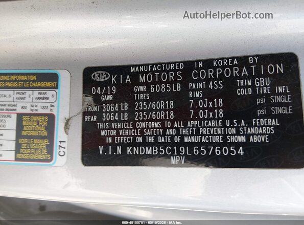 KNDMB5C19L6576054 2020 KIA SEDONA Silver Vista del compartimento del motor