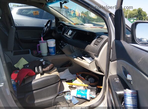 KNDMB5C19L6576054 2020 KIA SEDONA Silver Vista interior delantera