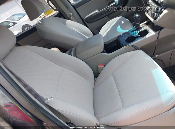 KNDMB5C1XG6083294 2016 KIA SEDONA Blue Front interior view