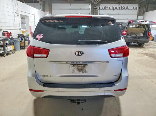 KNDMC5C13H6312400 2017 KIA SEDONA Silver Widok z tyłu