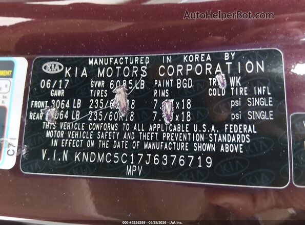 KNDMC5C17J6376719 2018 KIA SEDONA Burgundy Vista del compartimento del motor