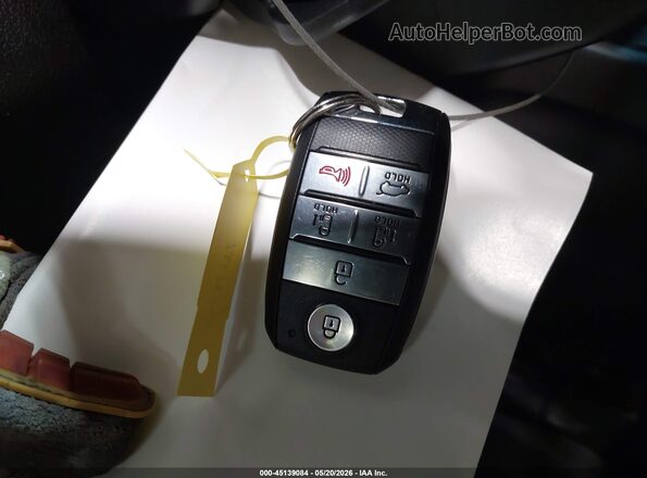 KNDME5C15J6359668 2018 KIA SEDONA Белый Вид панели приборов