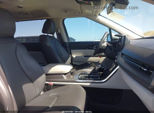 KNDNC5H35P6203563 2023 KIA CARNIVAL MPV White Vista interior delantera