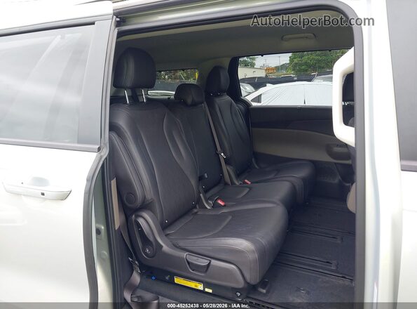 KNDNC5KA2T6092598 2026 KIA CARNIVAL MPV HYBRID Silver Вид наклейки з VIN-кодом