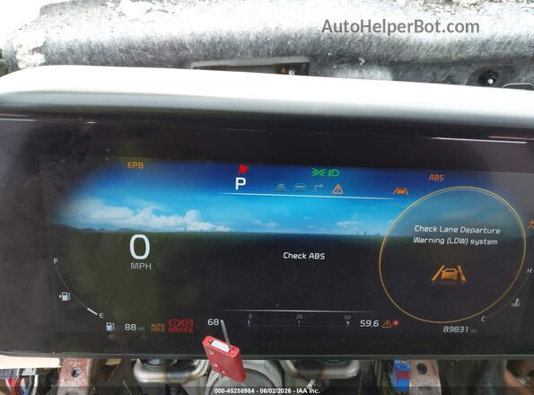 KNDNE5H36P6210239 2023 KIA CARNIVAL MPV White Vista de los asientos traseros