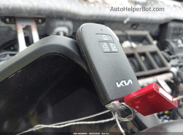 KNDNE5H36P6210239 2023 KIA CARNIVAL MPV White Vista del salpicadero
