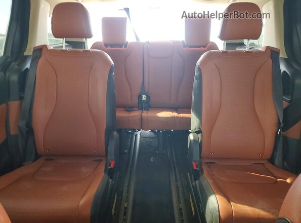 KNDNE5H37R6360749 2024 KIA CARNIVAL Silver Հետևի նստատեղերի տեսք