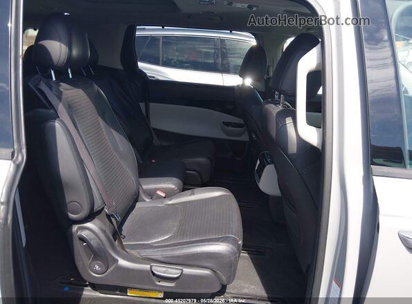 KNDNE5H38P6288649 2023 KIA CARNIVAL MPV Серебряный Вид наклейки с VIN-кодом