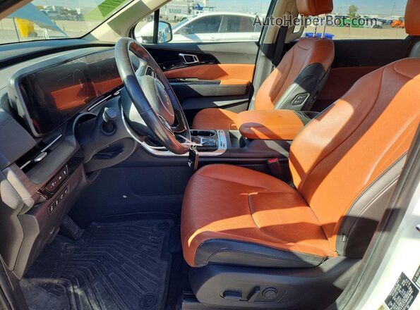 KNDNE5H3XR6424699 2024 KIA CARNIVAL White Вид салону спереду