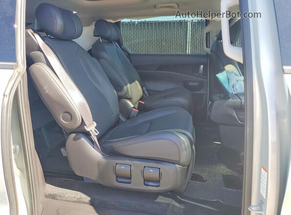 KNDNE5K34S6453663 2025 KIA CARNIVAL Silver 